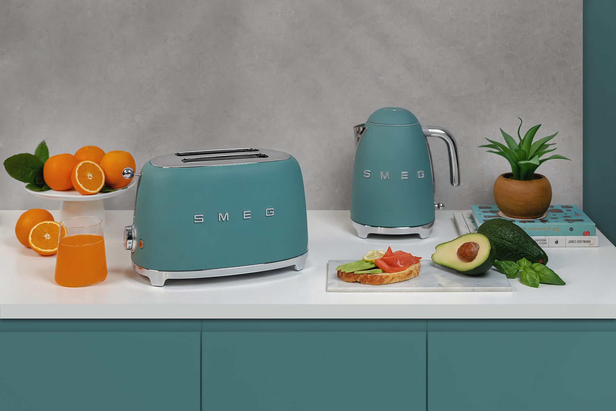SMEG 2 Slice Toaster with 6 Presets and Defrost Function and Removable Crumb Tray TSF01RDUS, RED