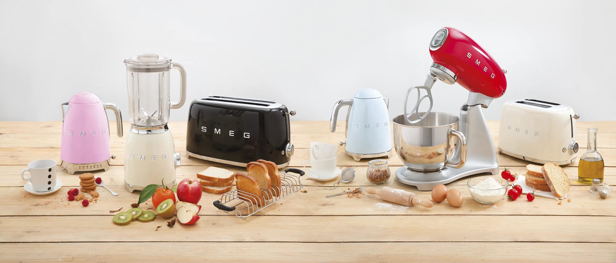 SMEG 50's Retro Style 7 Cup Electric Water Kettle with Automatic Shutoff, Removable Base, and Water Indicator, KLF03CHMUS, Matte Campagne