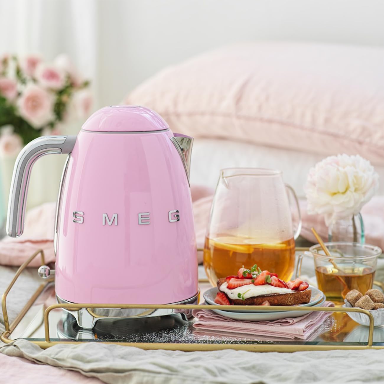 SMEG 50's Retro Style 7 Cup Electric Water Kettle with Automatic Shutoff, Removable Base, and Water Indicator, KLF03CHMUS, Matte Campagne