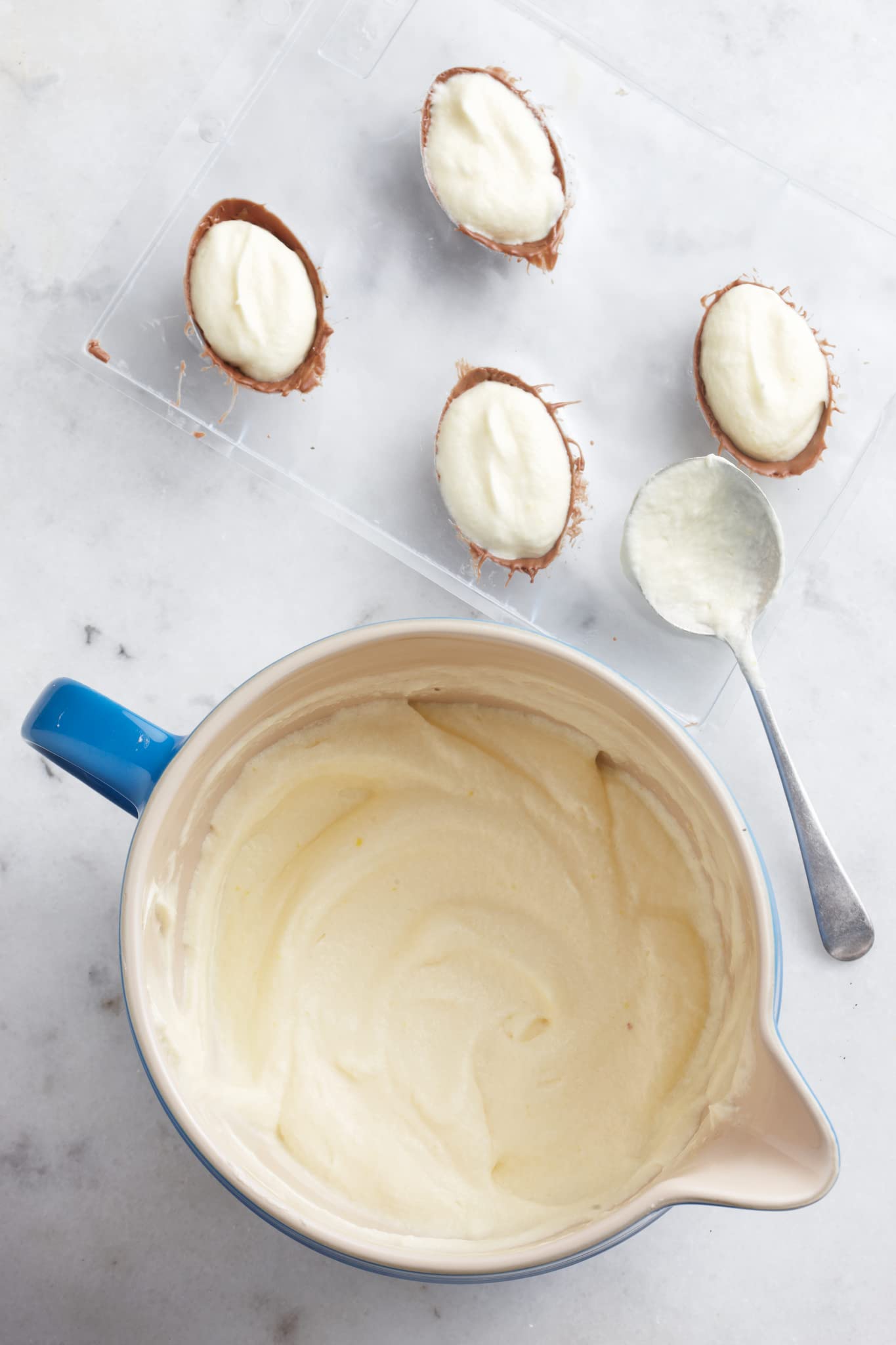 Le Creuset Stoneware Signature Batter Bowl, 3.25qt., White
