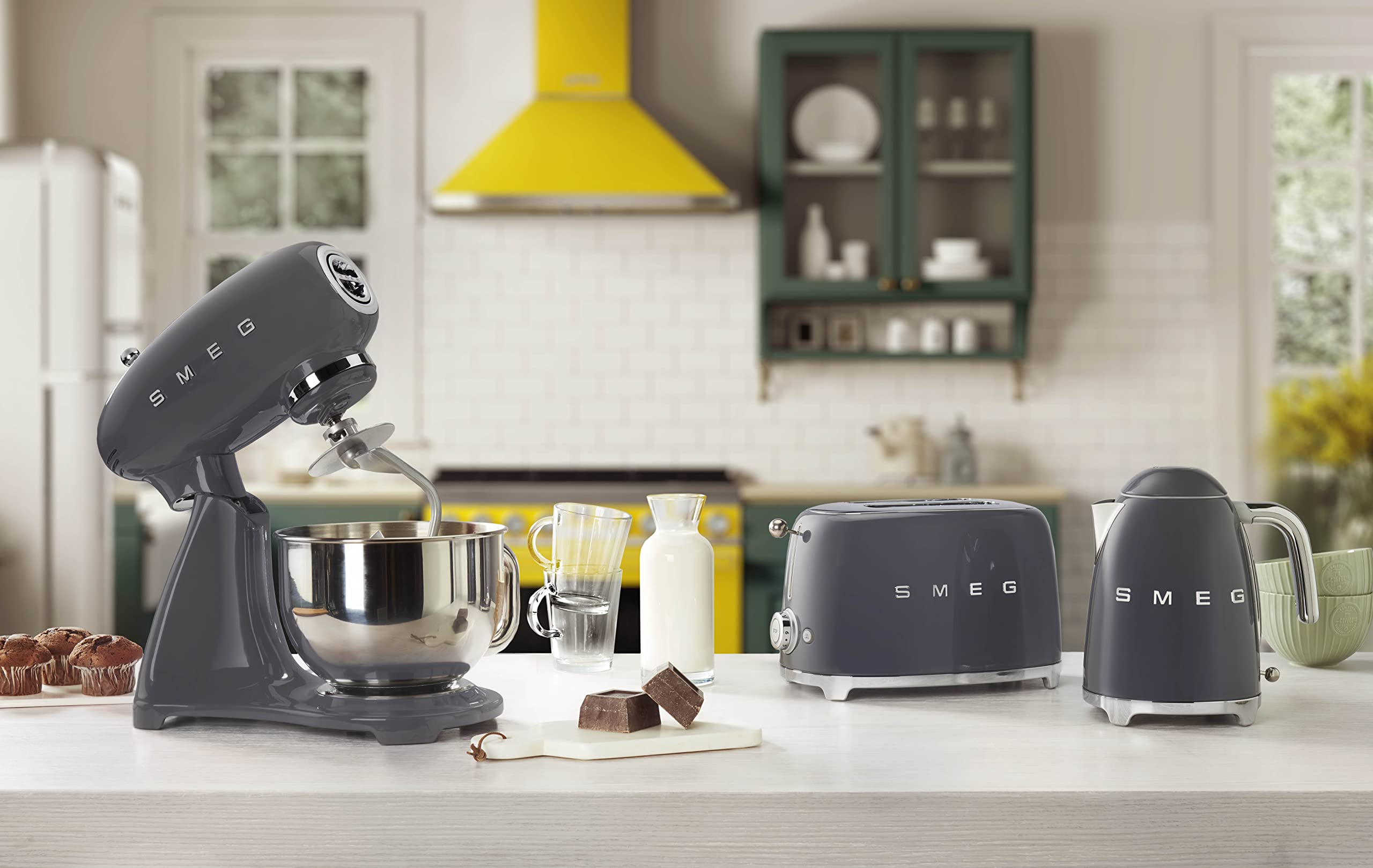 SMEG 50's Retro Style 7 Cup Electric Water Kettle with Automatic Shutoff, Removable Base, and Water Indicator, KLF03CHMUS, Matte Campagne