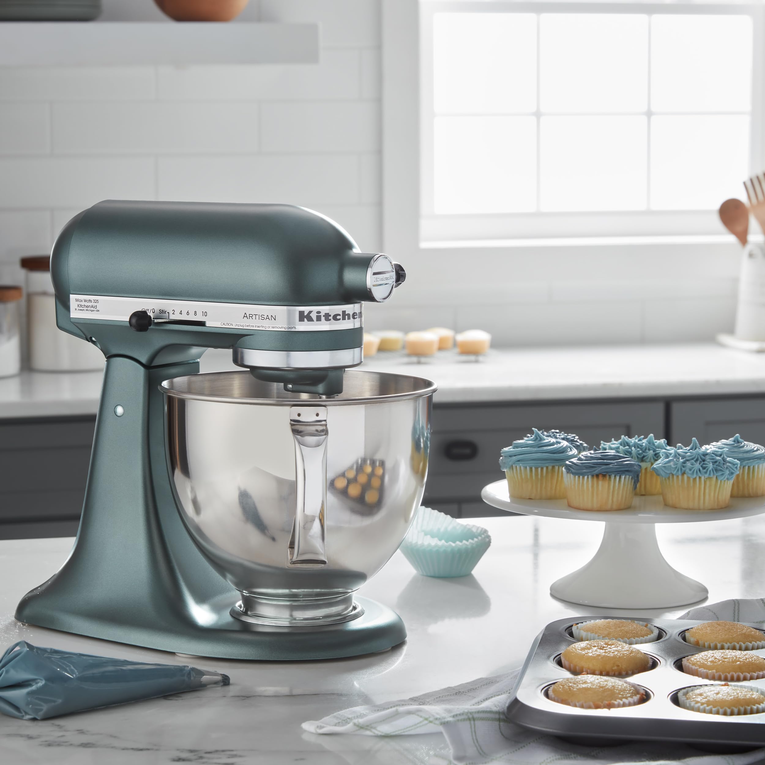 KitchenAid Artisan Series 5 Quart Tilt Head Stand Mixer with Pouring Shield KSM150PS, Milkshake
