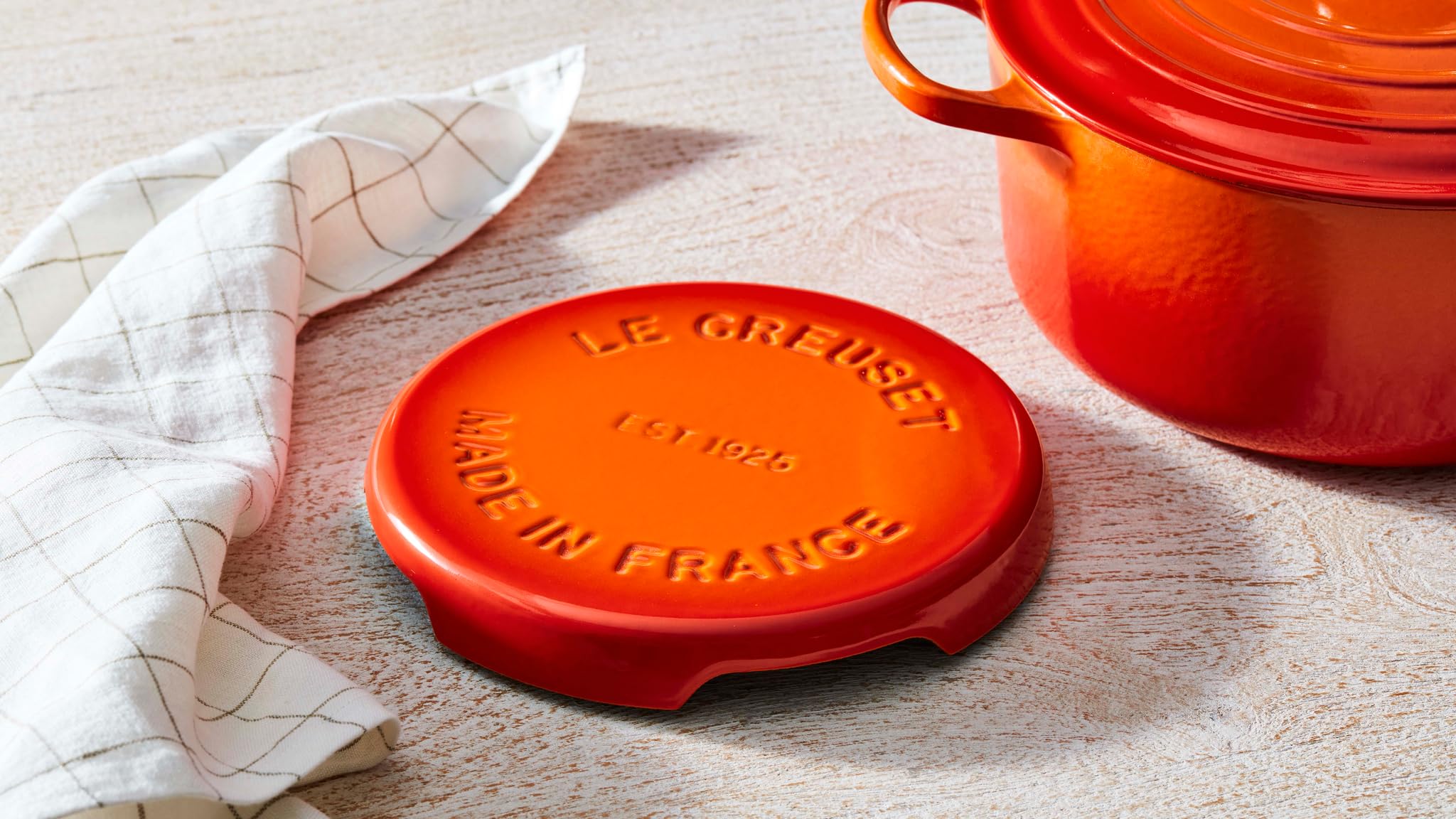 Le Creuset Enameled Cast Iron Signature Trivet, 8.8", Flame
